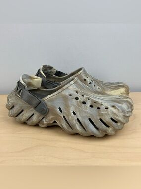 Crocs Women’s Size 9.0 Echo Clog Marbled Gray Beige Tan Slip On Shoes (Men’s 7)